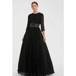 Mac Duggal 30700 Shimmering Pleated A-Line 3/4 Sleeve Gown Size 8 Black New $498